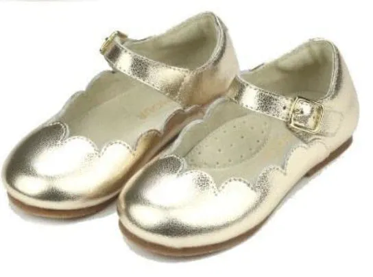 Sonia Scalloped Flat